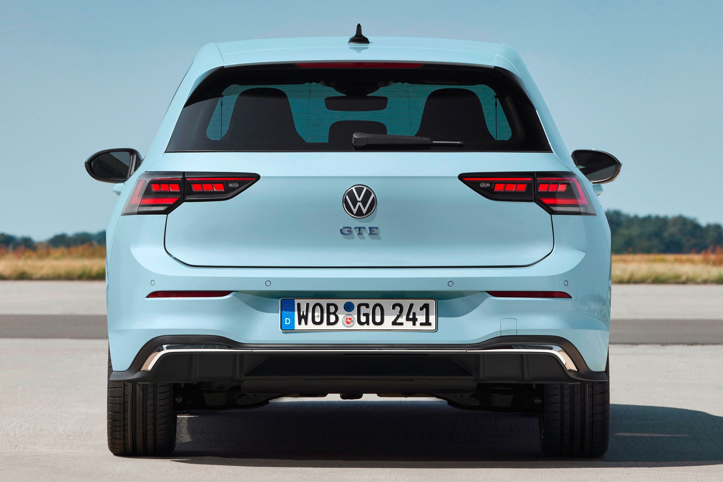 2021 VW Golf 8 1.5 eTSI R-Line (150 HP) by CarReviews EU 