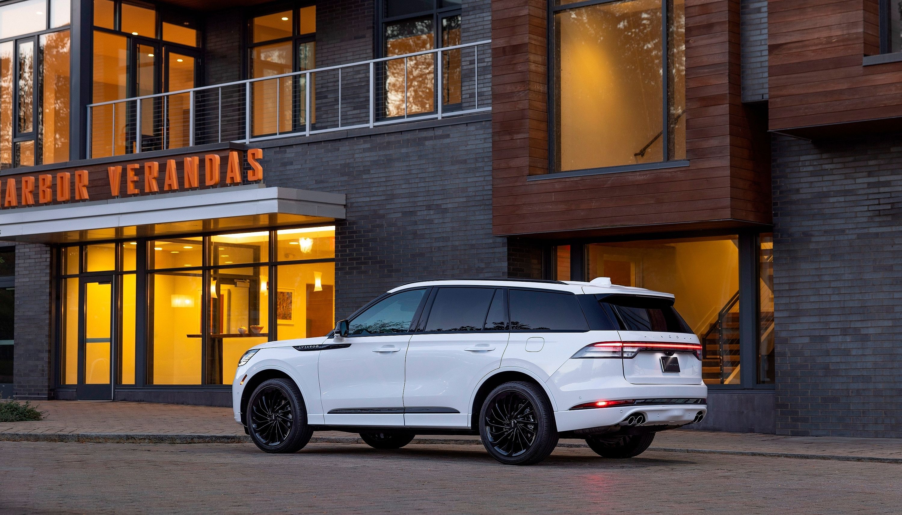 2025 Lincoln Aviator Overview CarBuzz