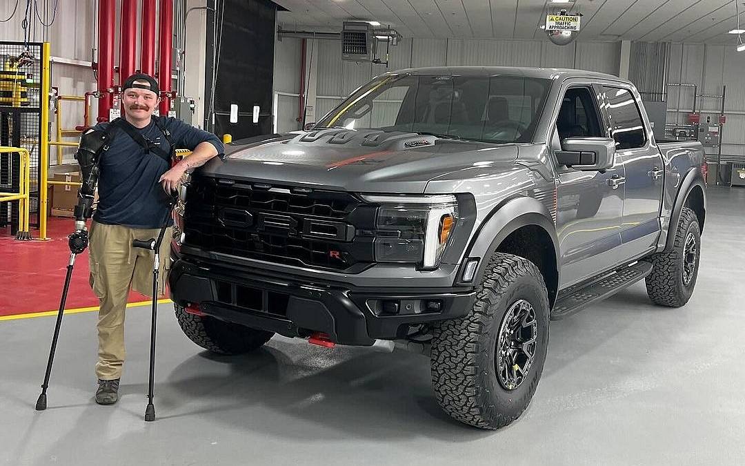 Ford Replaces US Marine's Wrecked Raptor With New F-150 Raptor R