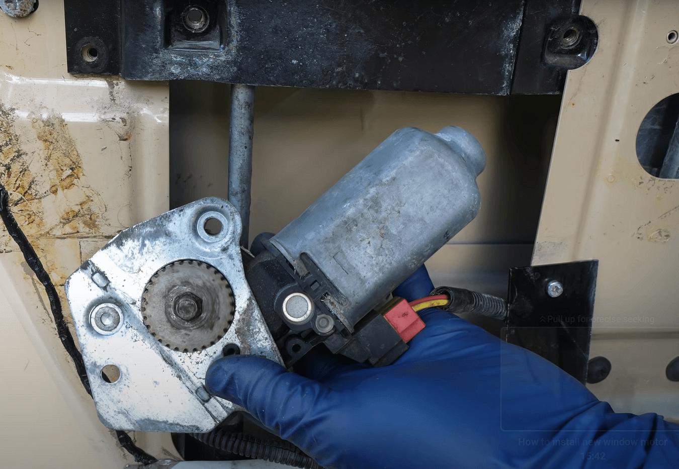 How To Fix A Car Window That Won't Roll Up Or Down