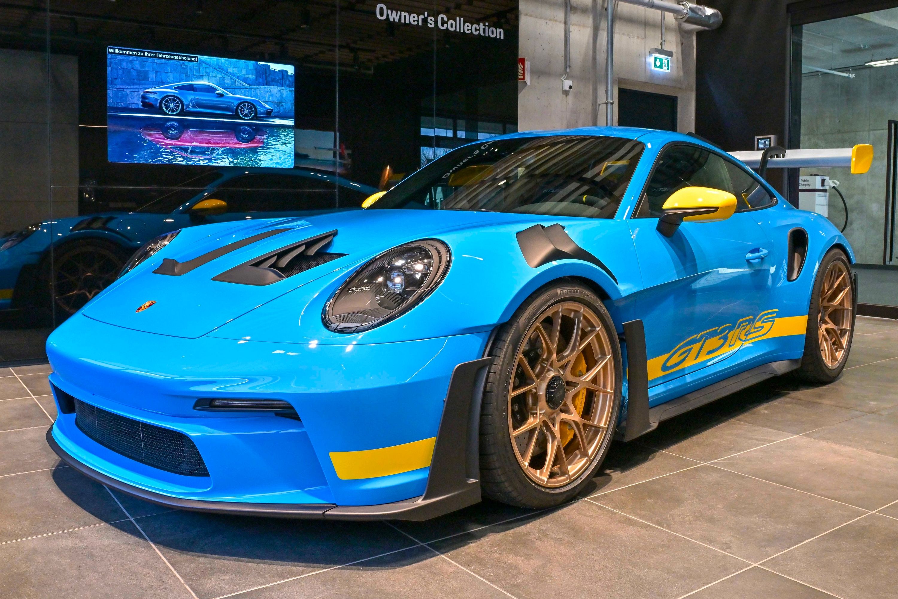 One-Off Porsche 911 GT3 RS Pays Tribute To 996 GT3 That Beat 