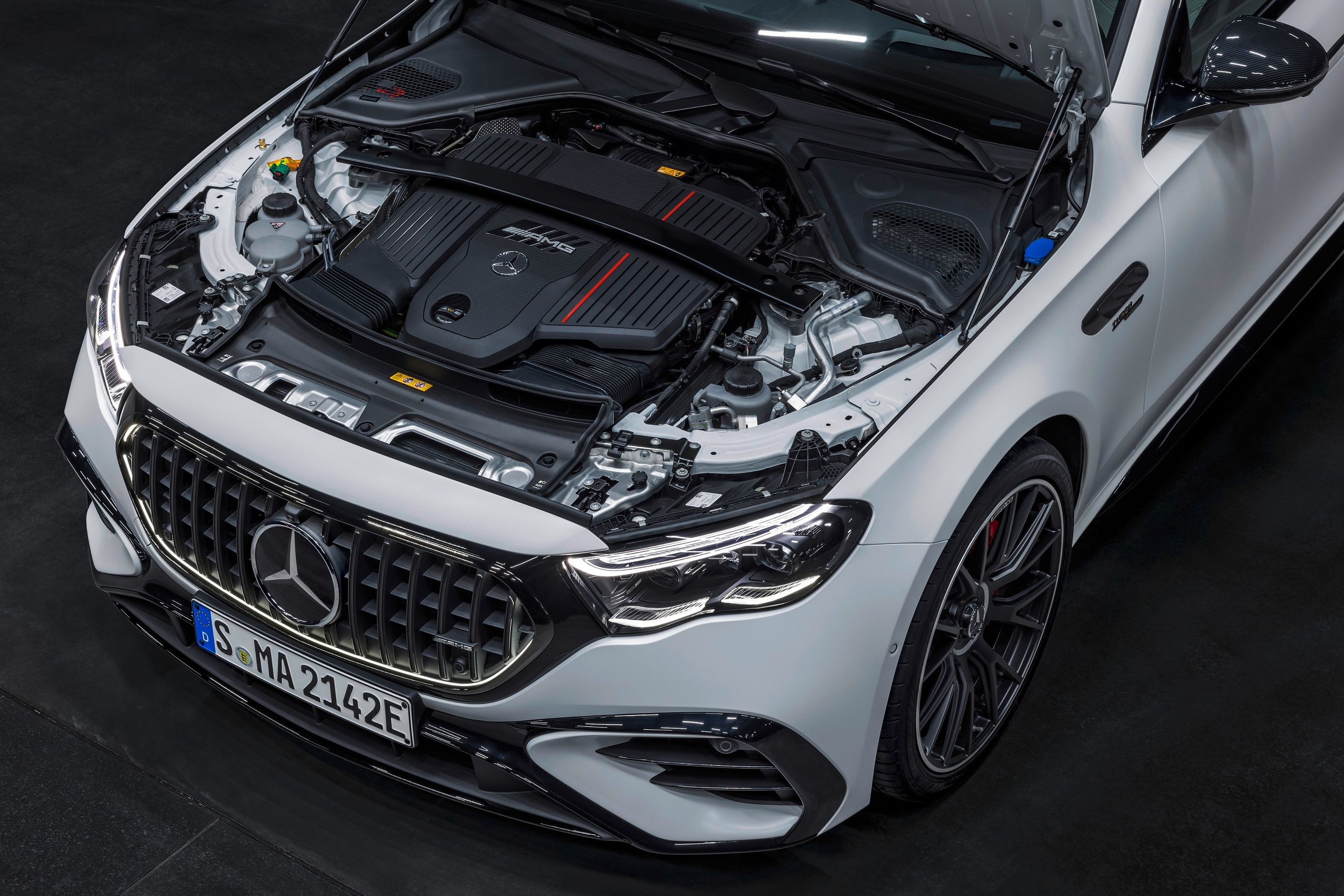 Mercedes-AMG E53 Revealed With 603-HP Straight-Six Hybrid Engine