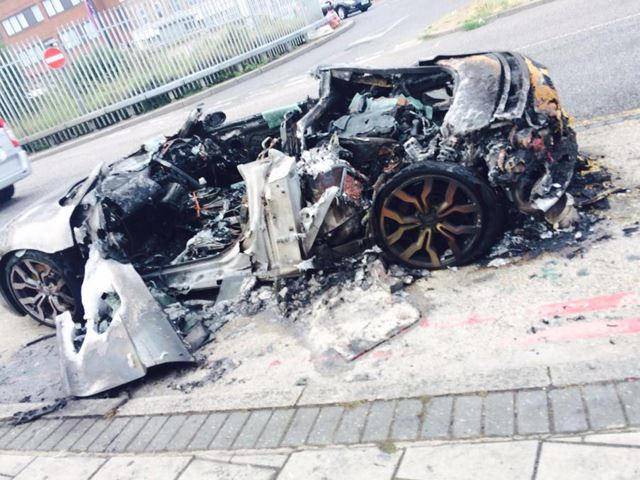 Audi R18 On Fire Audi R8 Burns to the Ground in London