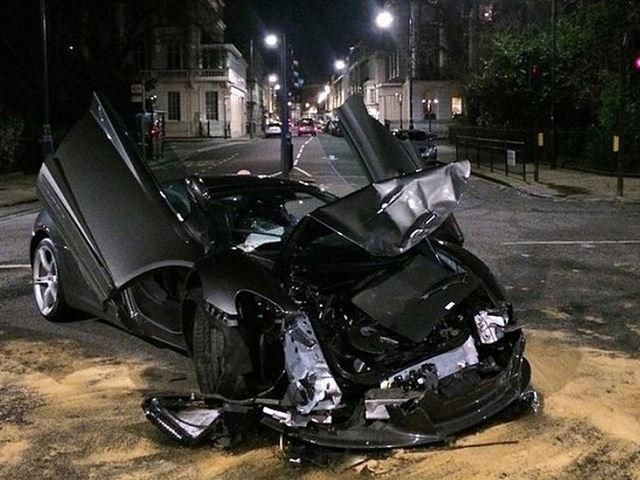 McLaren 650S Spider Wrecked After Head-On Collision In Central London