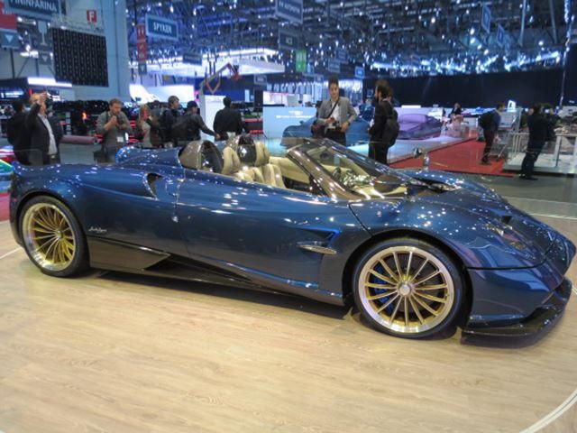 WHOOSH ! 2018 Pagani Huayra Roadster V12 Twin Turbo in Blue