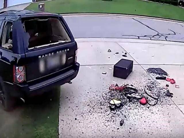 Failed J-Turn Proves Why Range Rovers Make Terrible Stunt Vehicles