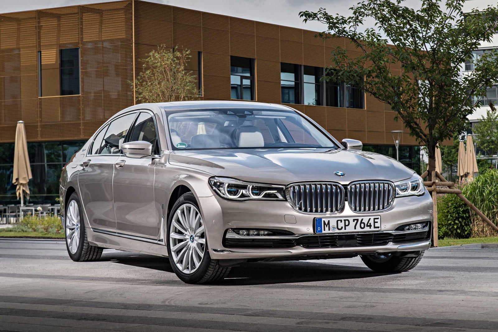 Bmw 740 deals hybrid 2019