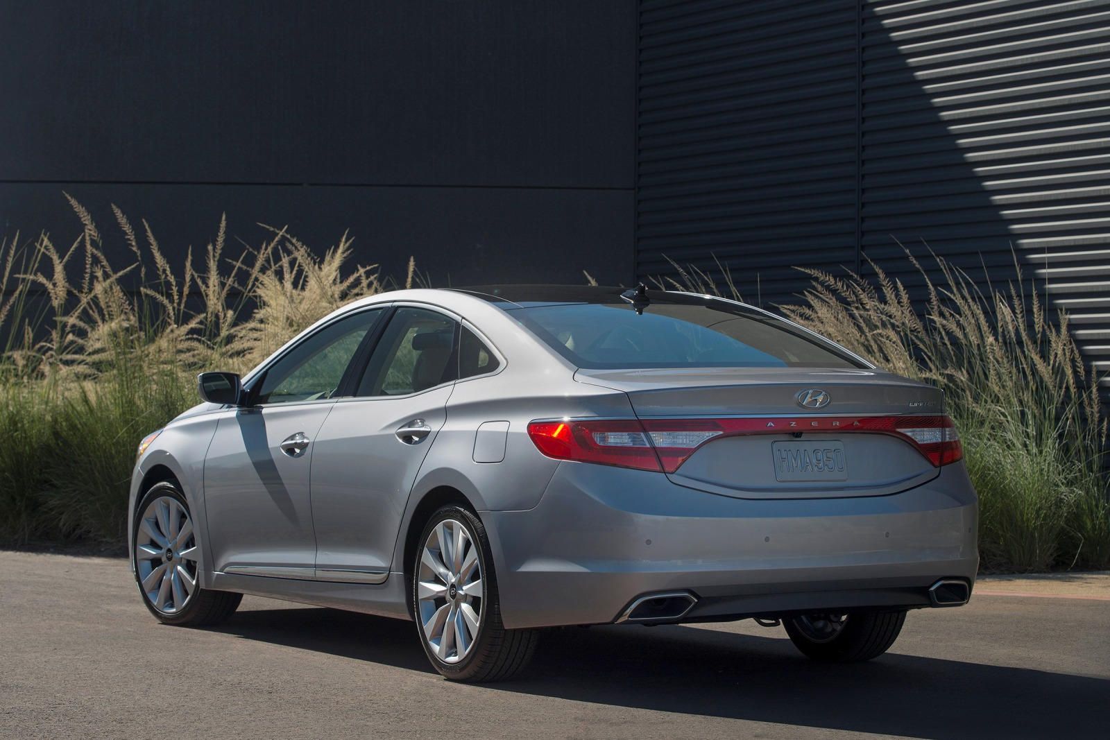 2017 Hyundai Azera Pricing, Photos & Specs
