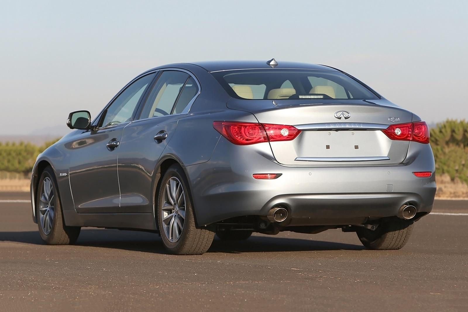 2016 Infiniti Q50 Hybrid - Review | CarBuzz