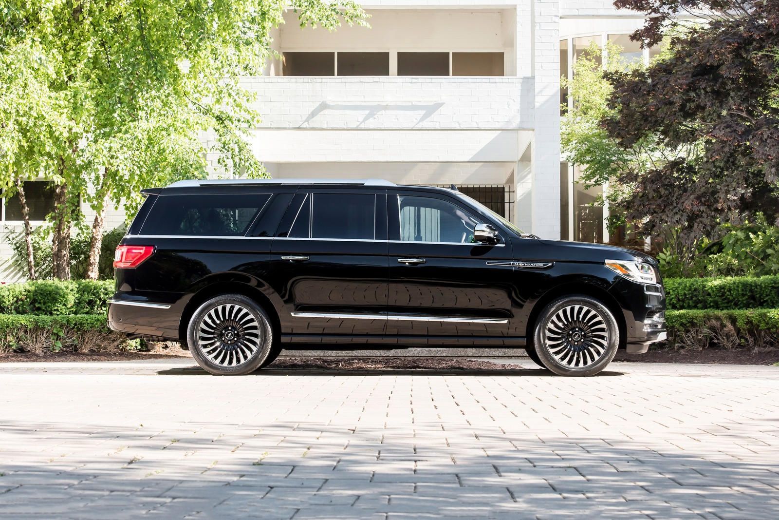 2021 Lincoln Navigator L Pricing, Photos & Specs