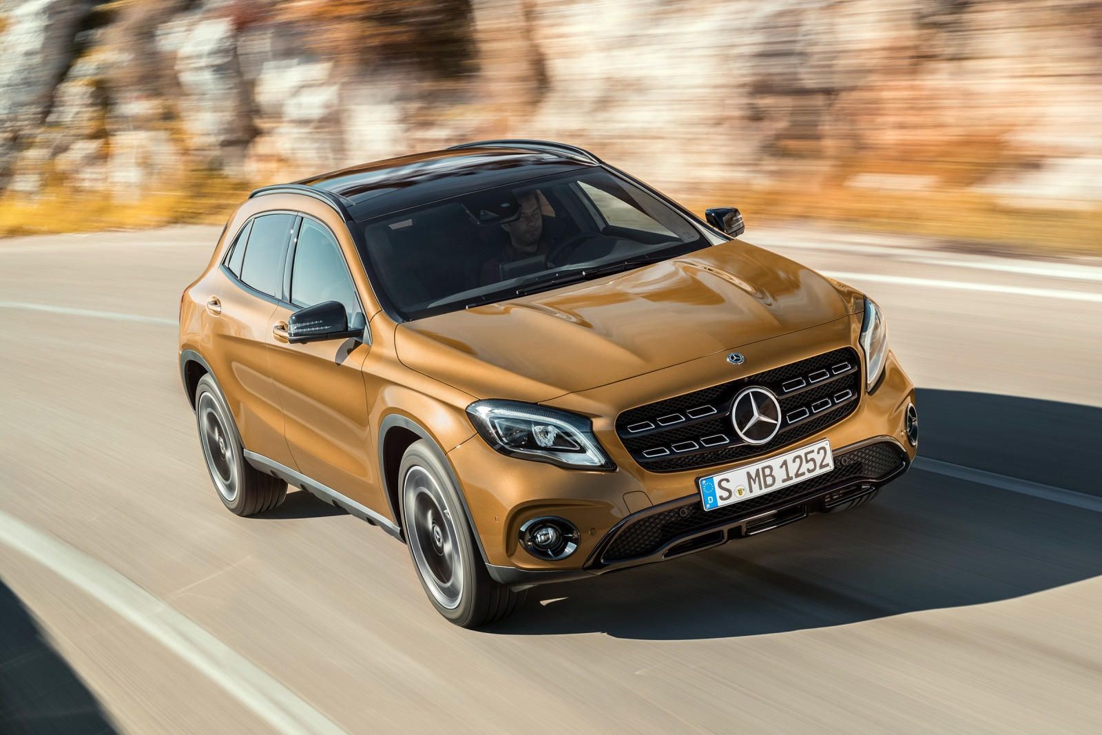 2019 Mercedes-Benz GLA-Class SUV Exterior Photos
