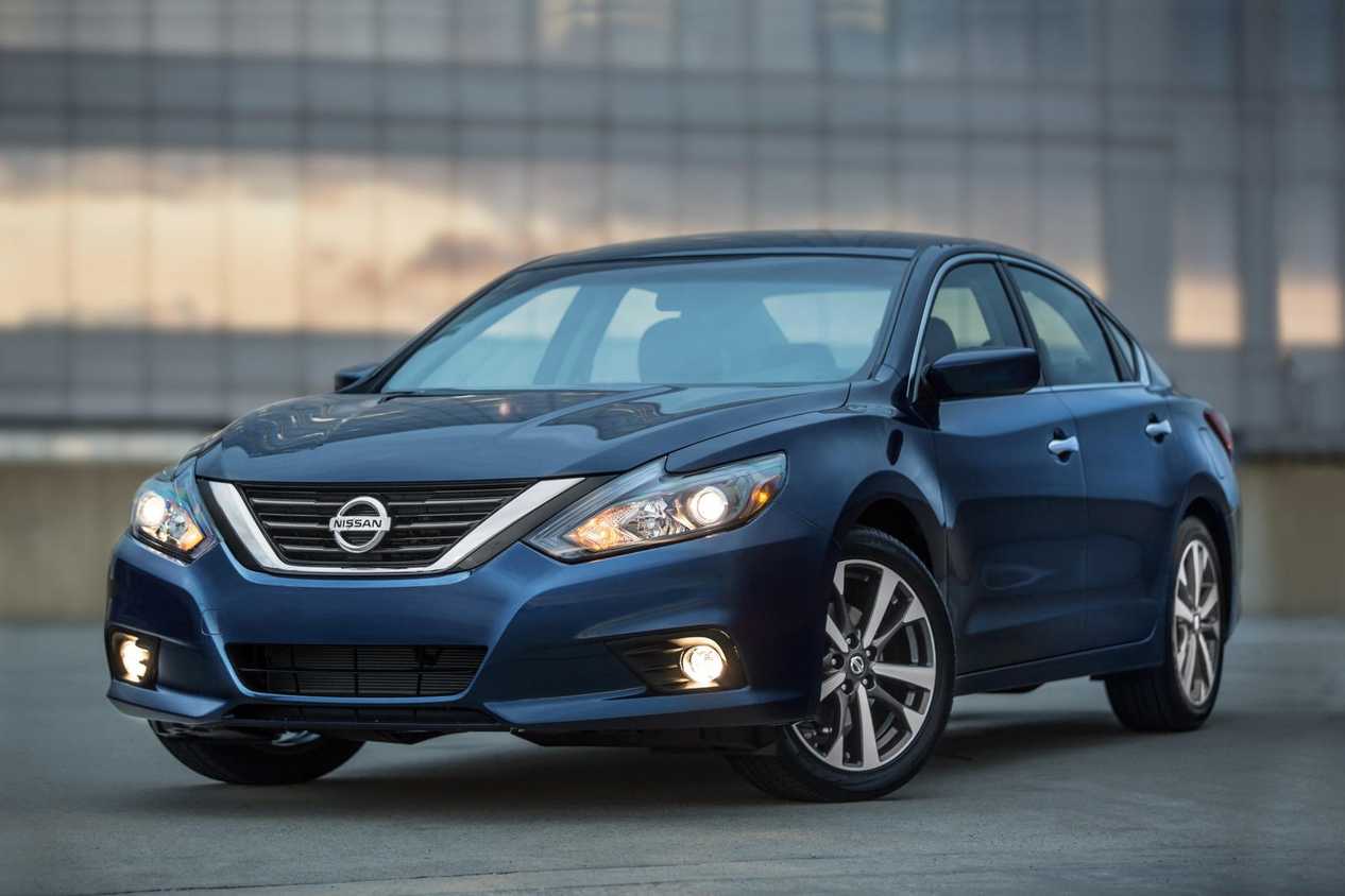 Altima Generations Nissan Altima Generations: All Model Years | CarBuzz