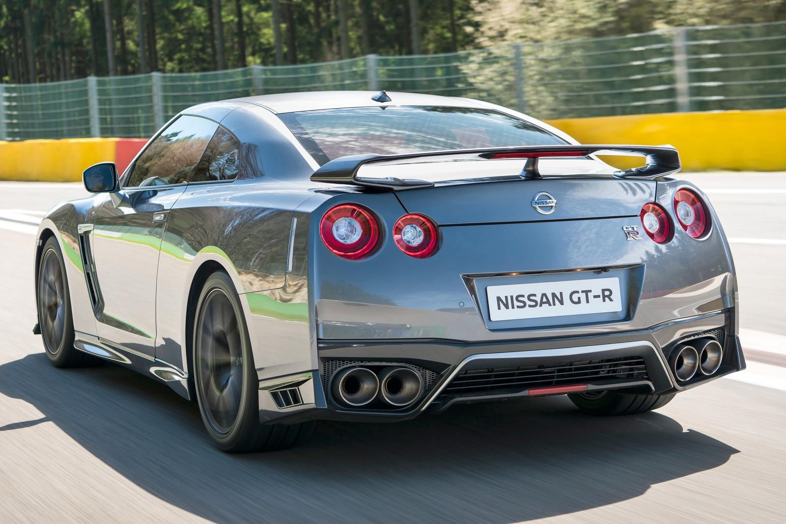 2018 Nissan GT-R Pricing, Photos & Specs