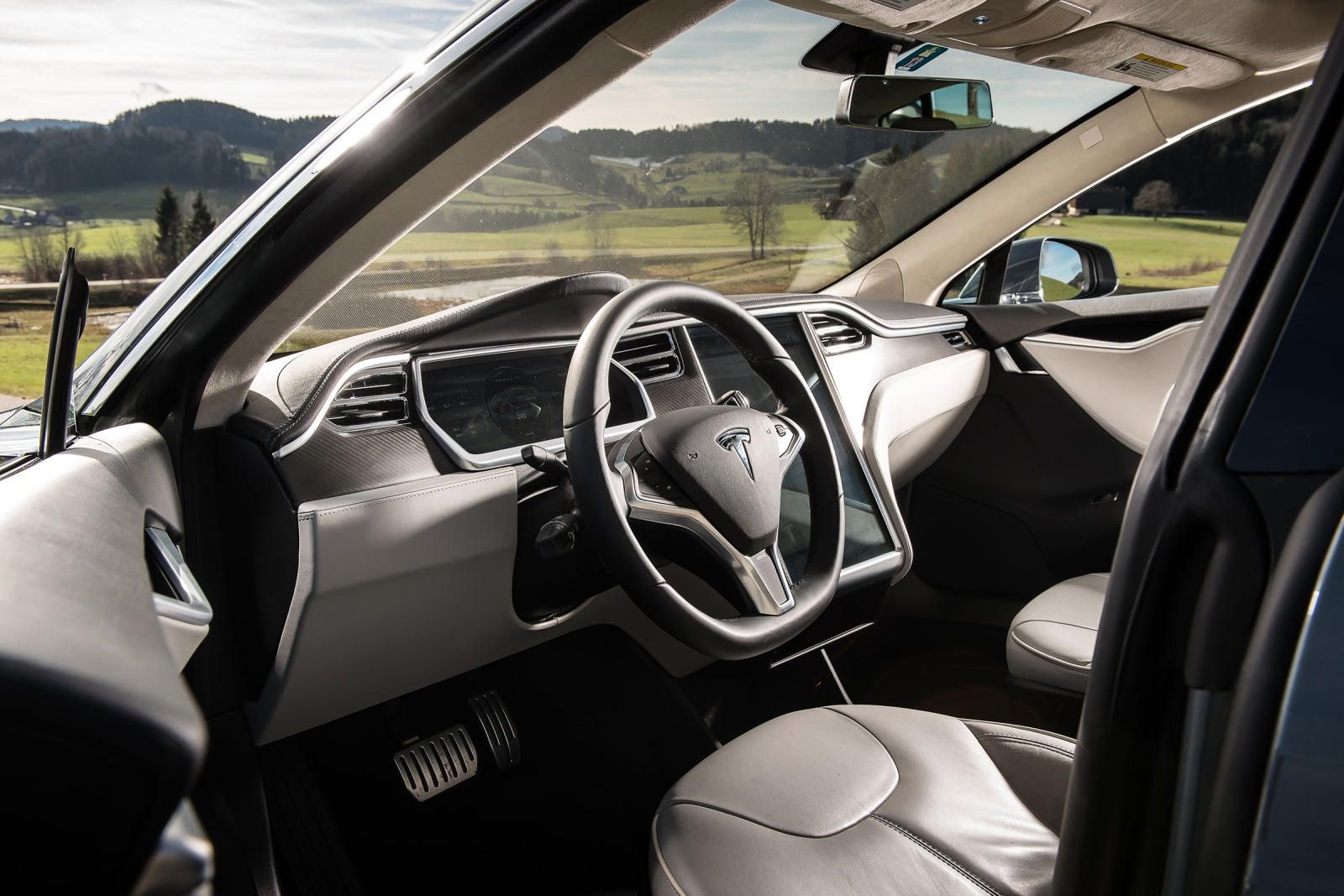 2018 Tesla Model S Performance Interior Photos