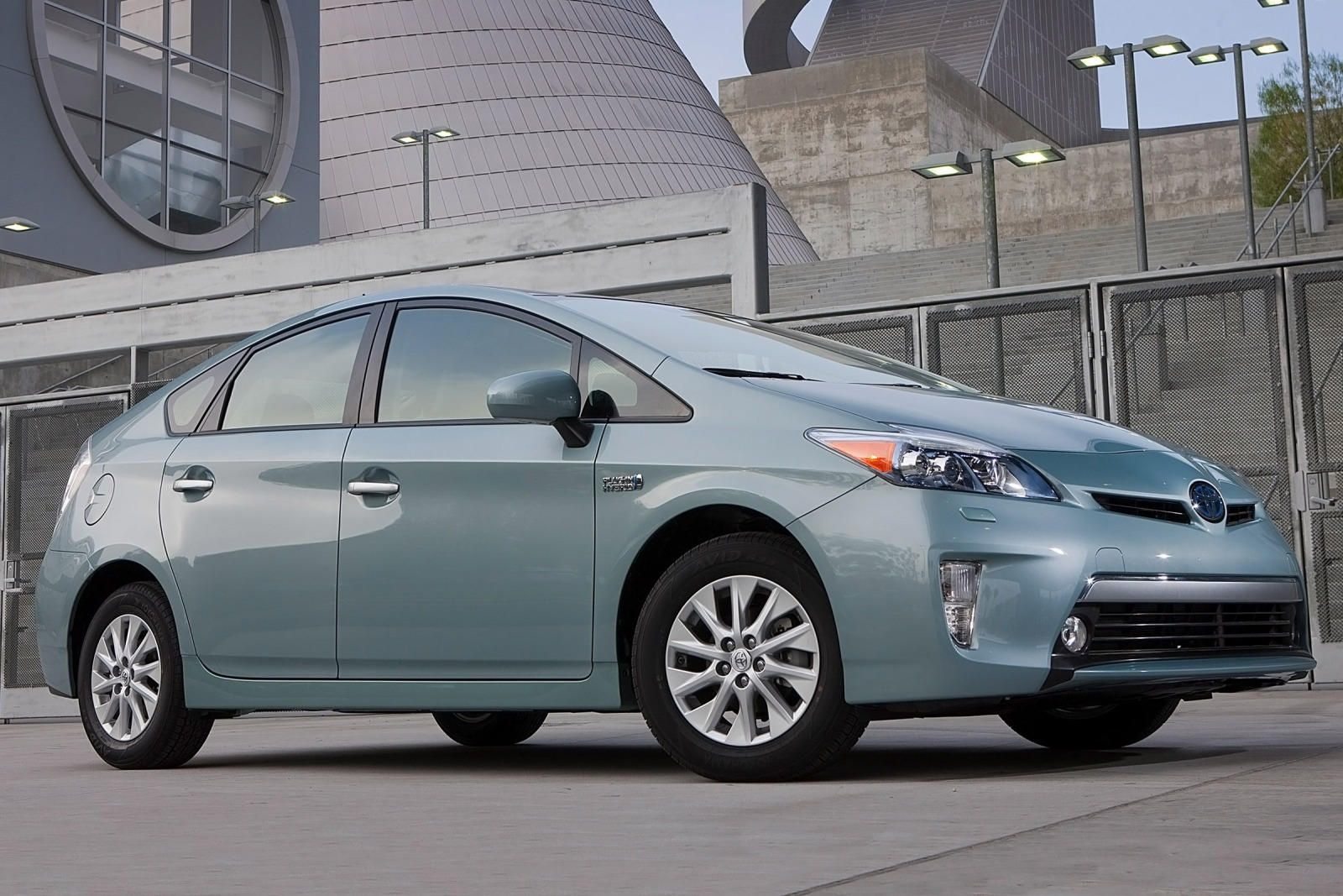 2012 Toyota Prius Plug-In Exterior Photos