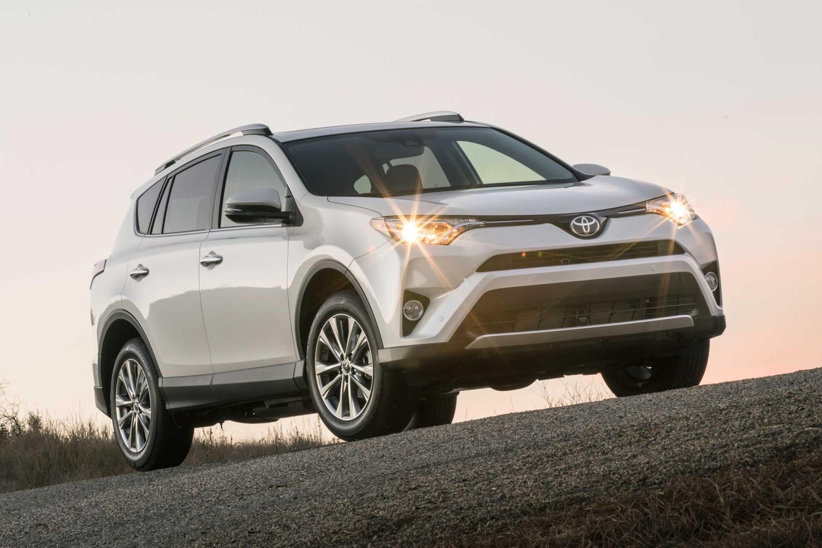 2018 Toyota RAV4 Pricing, Photos & Specs