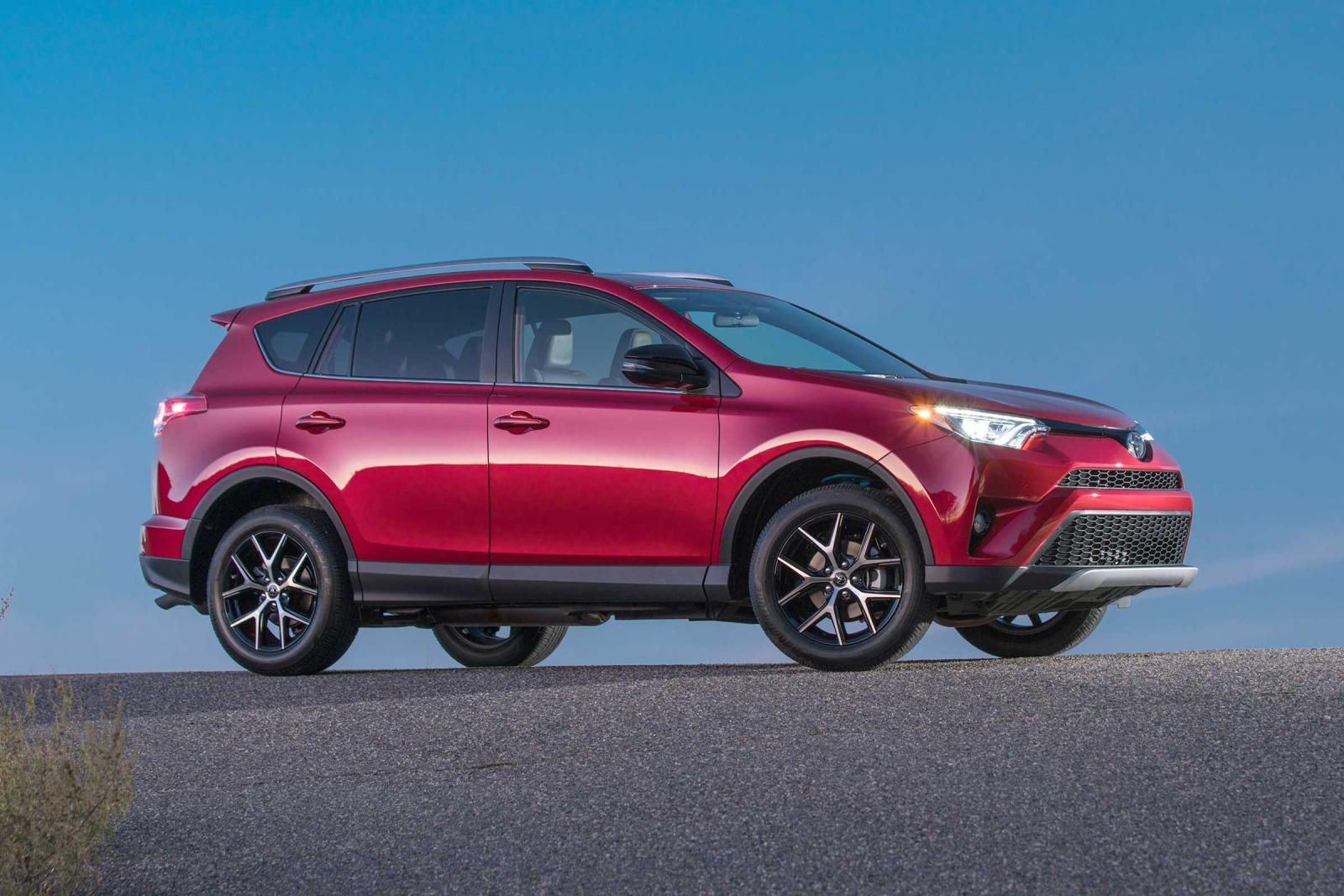 2016 Toyota RAV4 Pricing, Photos & Specs