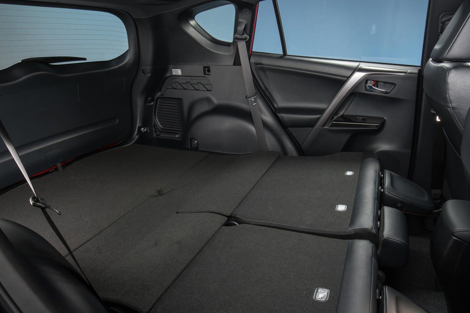 2016 Toyota RAV4 Pricing, Photos & Specs