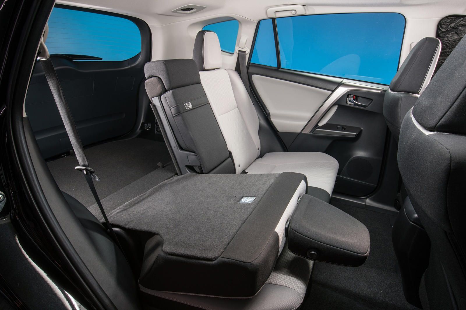 2018 Toyota RAV4 Hybrid Interior Photos