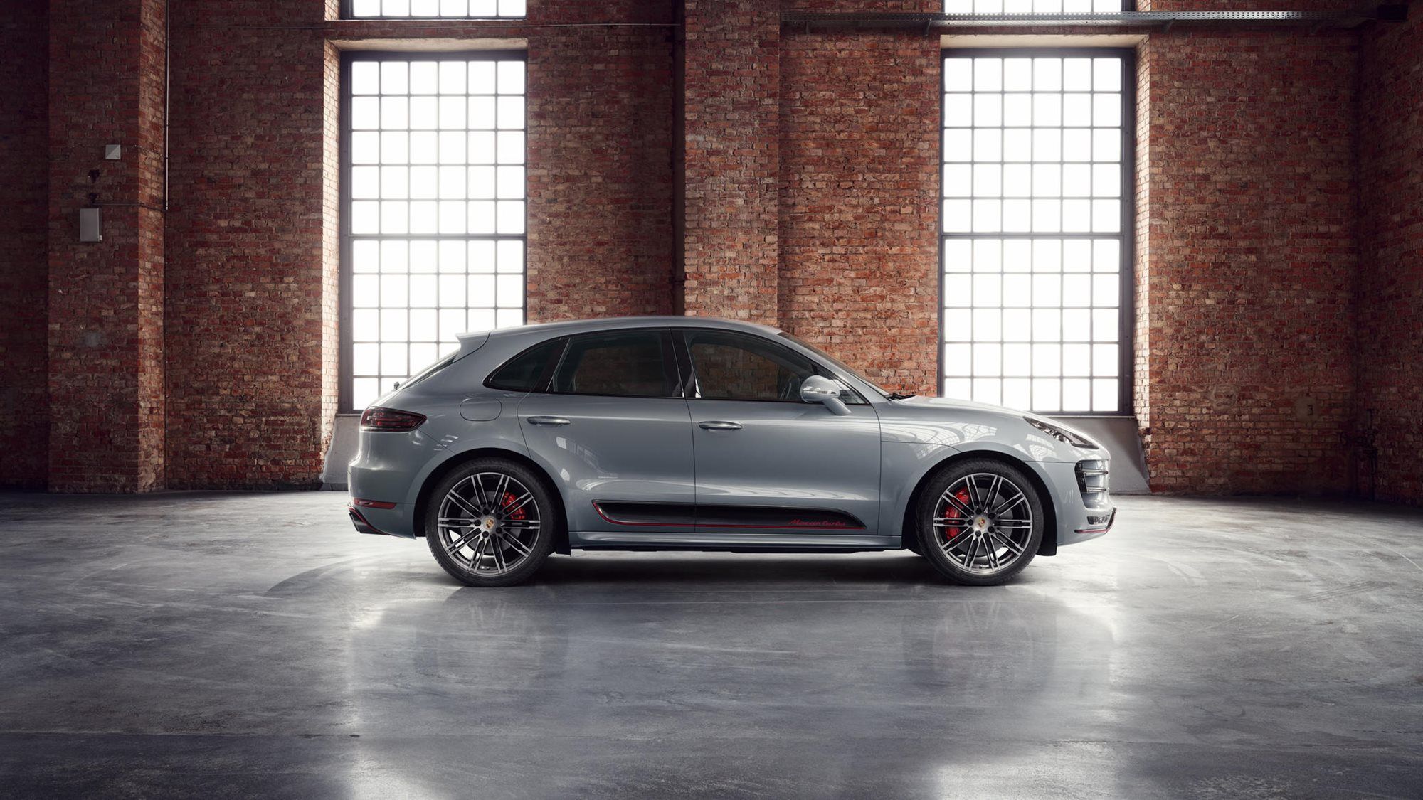 389569.jpg?q=70&fit=crop&w=