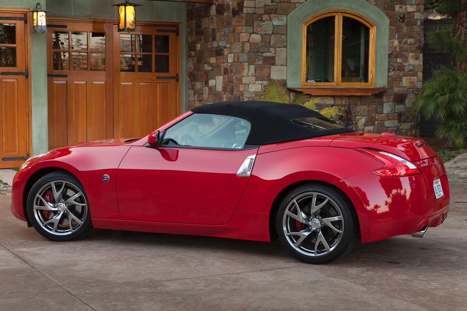 2019 Nissan 370Z Roadster Exterior Photos