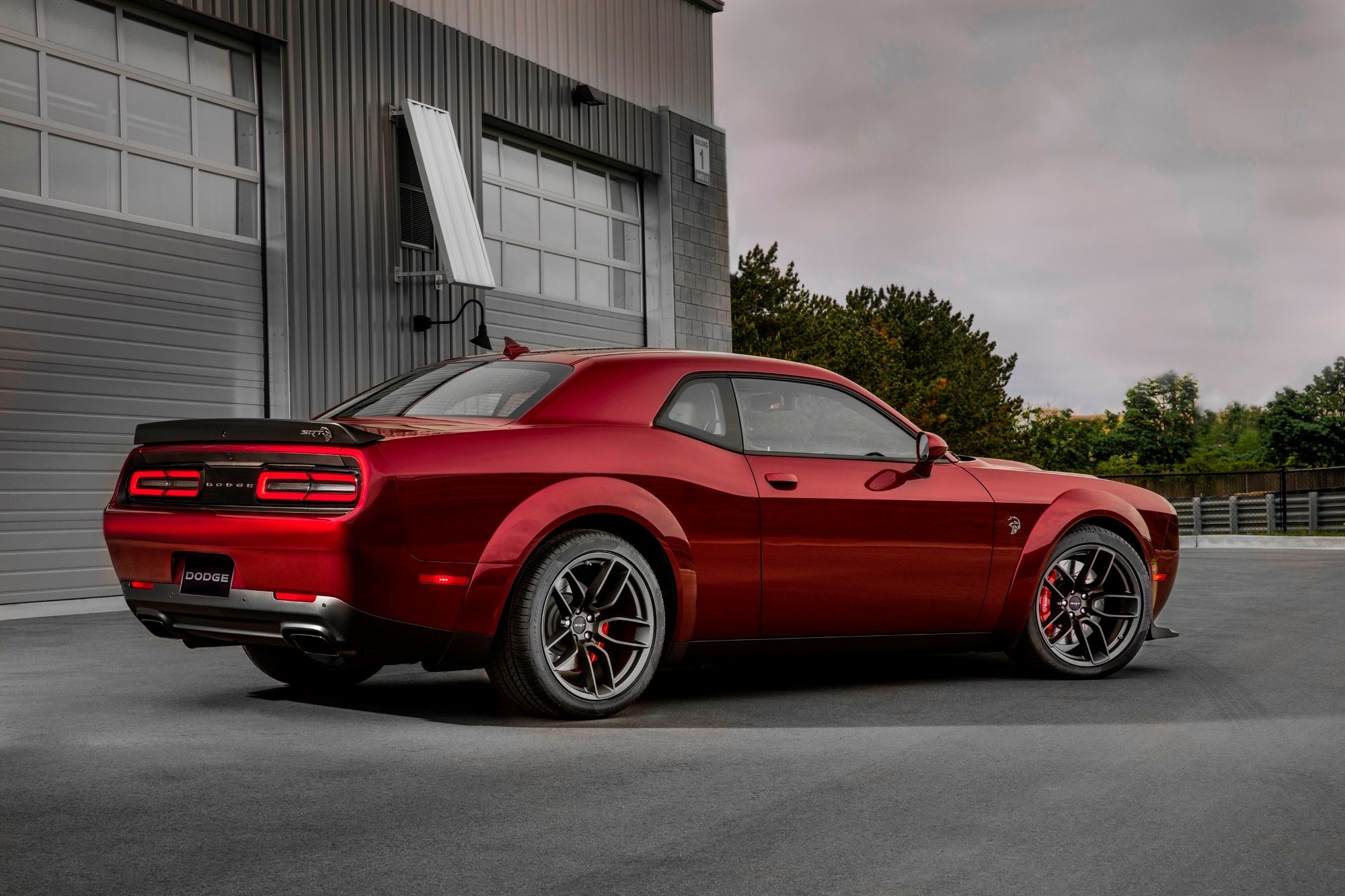 2016 Dodge Challenger Srt Hellcat Review Carbuzz