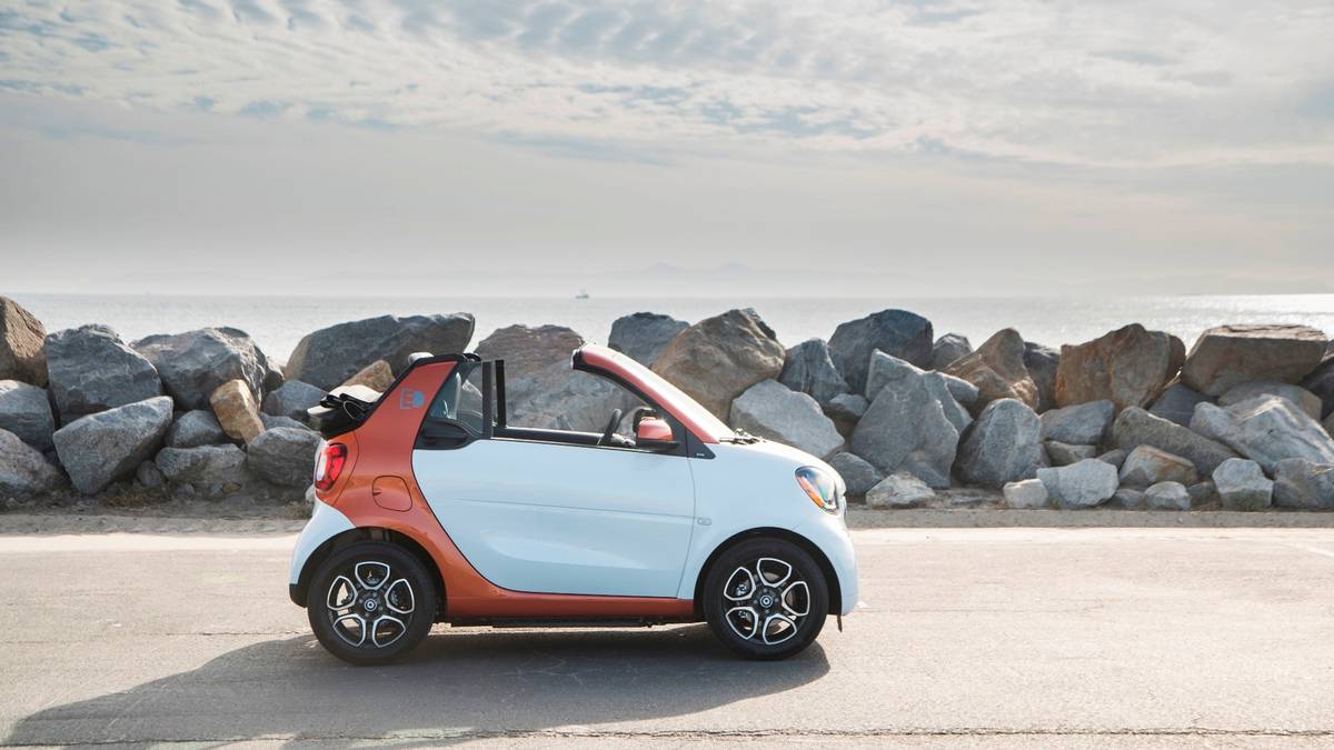 2018 smart fortwo Electric Drive Cabrio Interior Photos