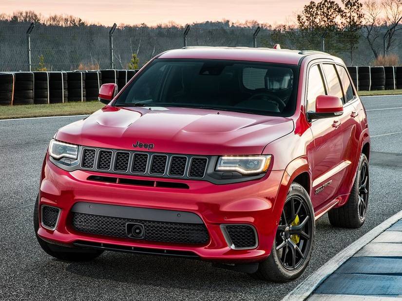 Watch A Stock Jeep Grand Cherokee Trackhawk Hit 175 MPH
