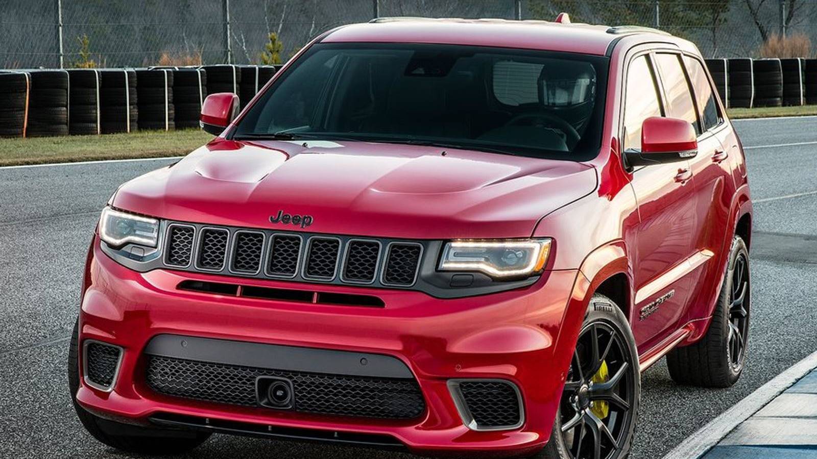Watch A Stock Jeep Grand Cherokee Trackhawk Hit 175 MPH