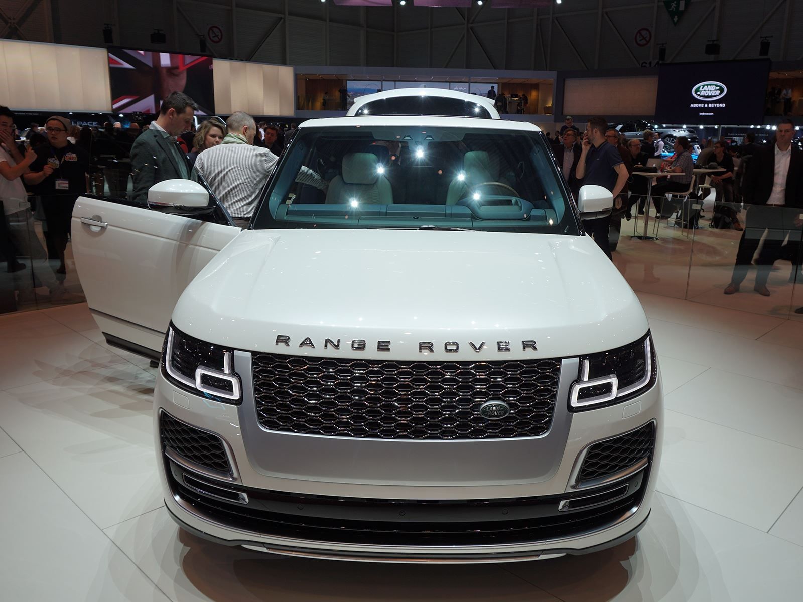 JLR SVO Has Brought A Very Special Range Rover SV Coupe To Geneva