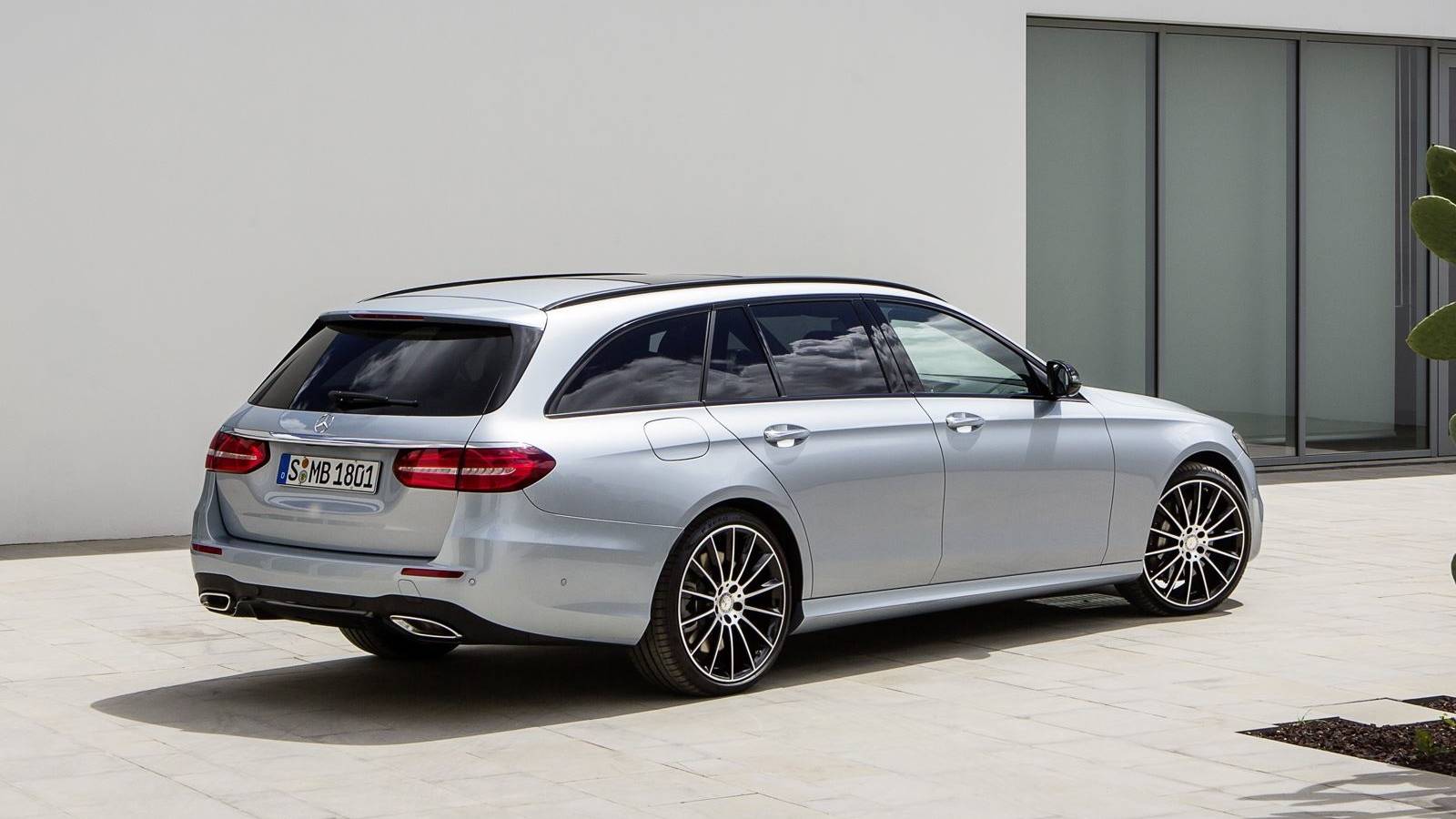 Amazing Station Wagons That Nobody Buys