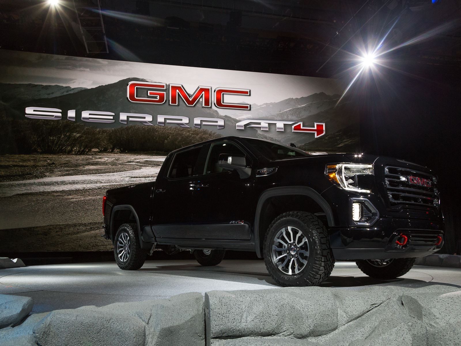 GMC Introduces AT4 Sub-Brand On 2019 Sierra In New York