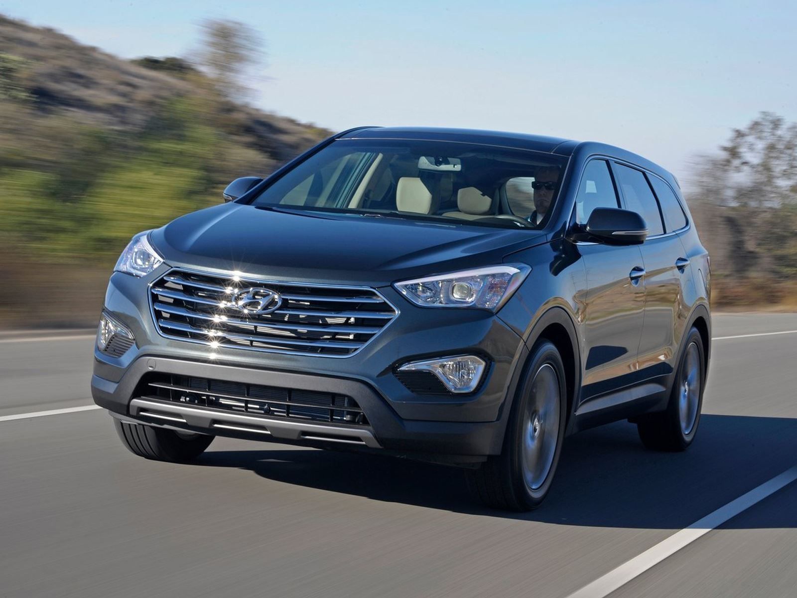 Best Minivan Alternatives Of 2018: Hyundai Santa Fe