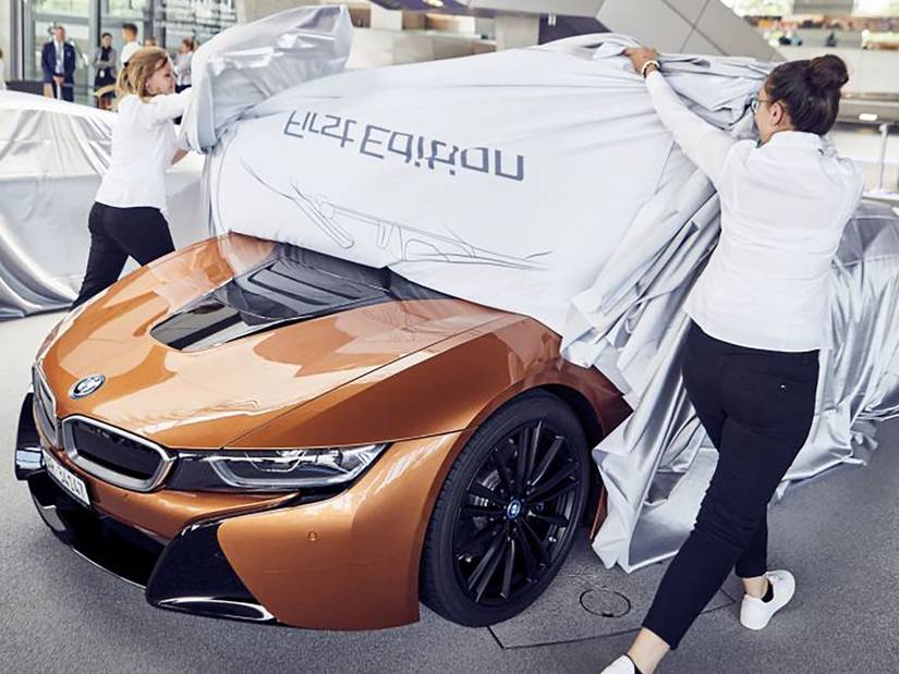 First BMW i8 Roadsters Delivered At Special Ceremony