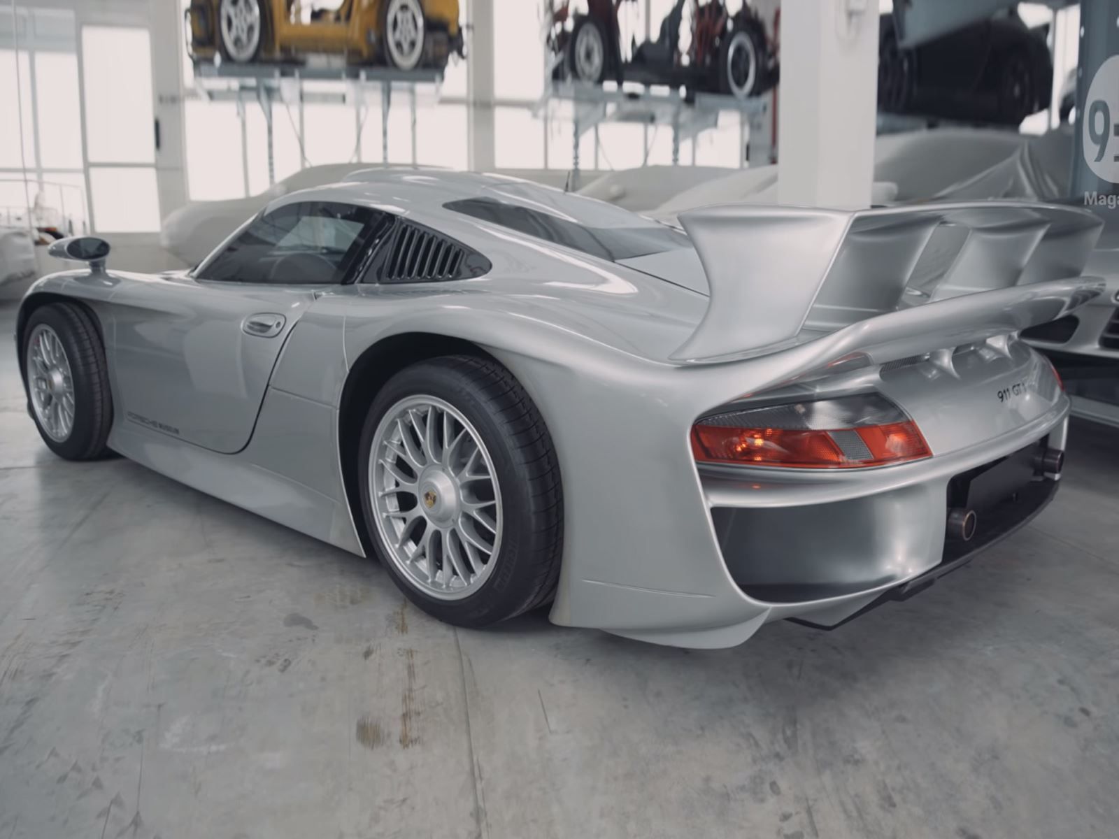 The 544-HP Porsche 911 GT1 Evo Was The First Mid-Engined 911