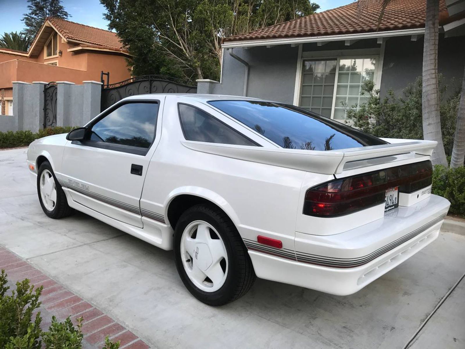 Weekly Craigslist Hidden Treasure 1990 Dodge Daytona Shelby(01)