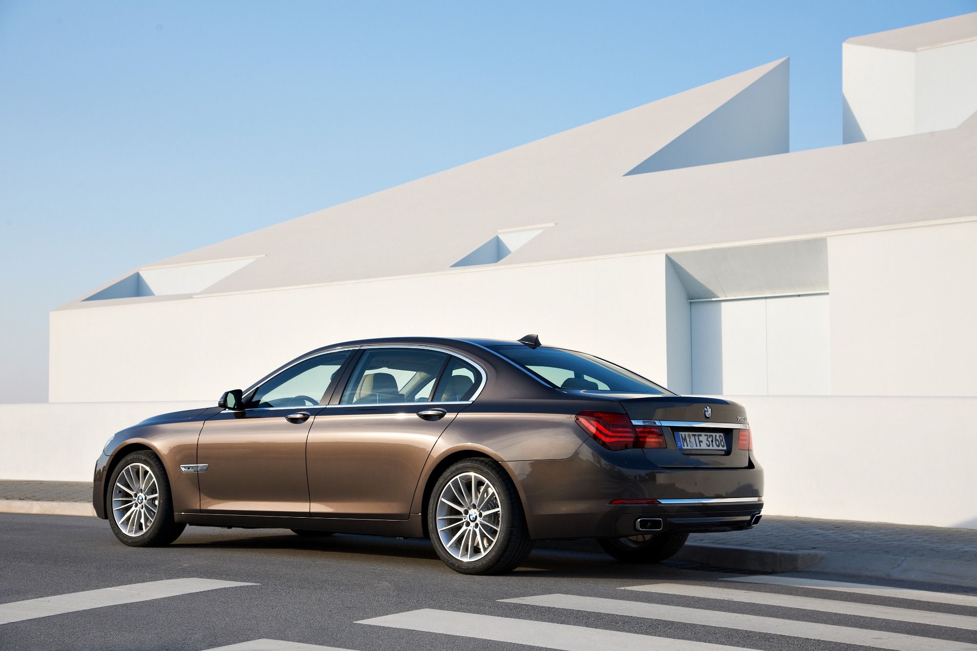 2015 BMW 7 Series - Specs & Trims | CarBuzz