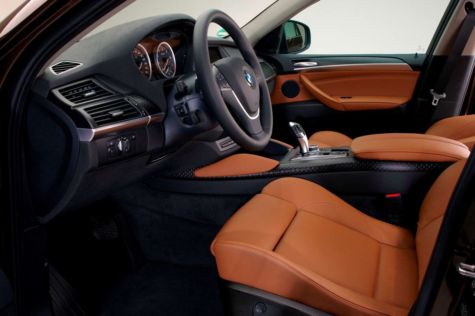 2013 BMW X6 Interior Photos, image size:2000x1333