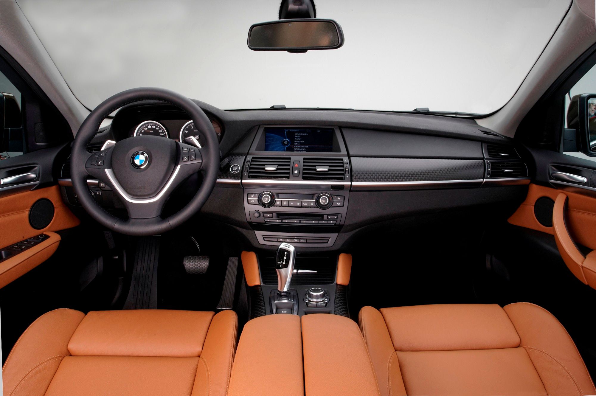2013 BMW X6 Interior Photos, image size:2000x1329