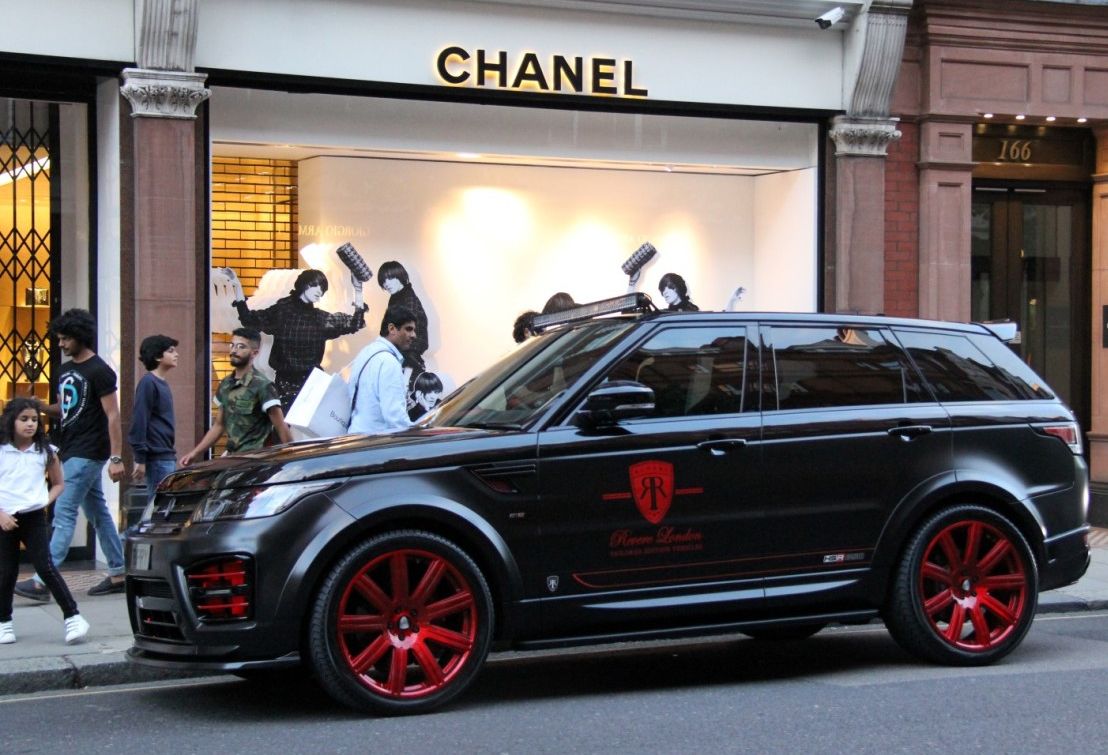 8 Modified Range Rover Nightmares