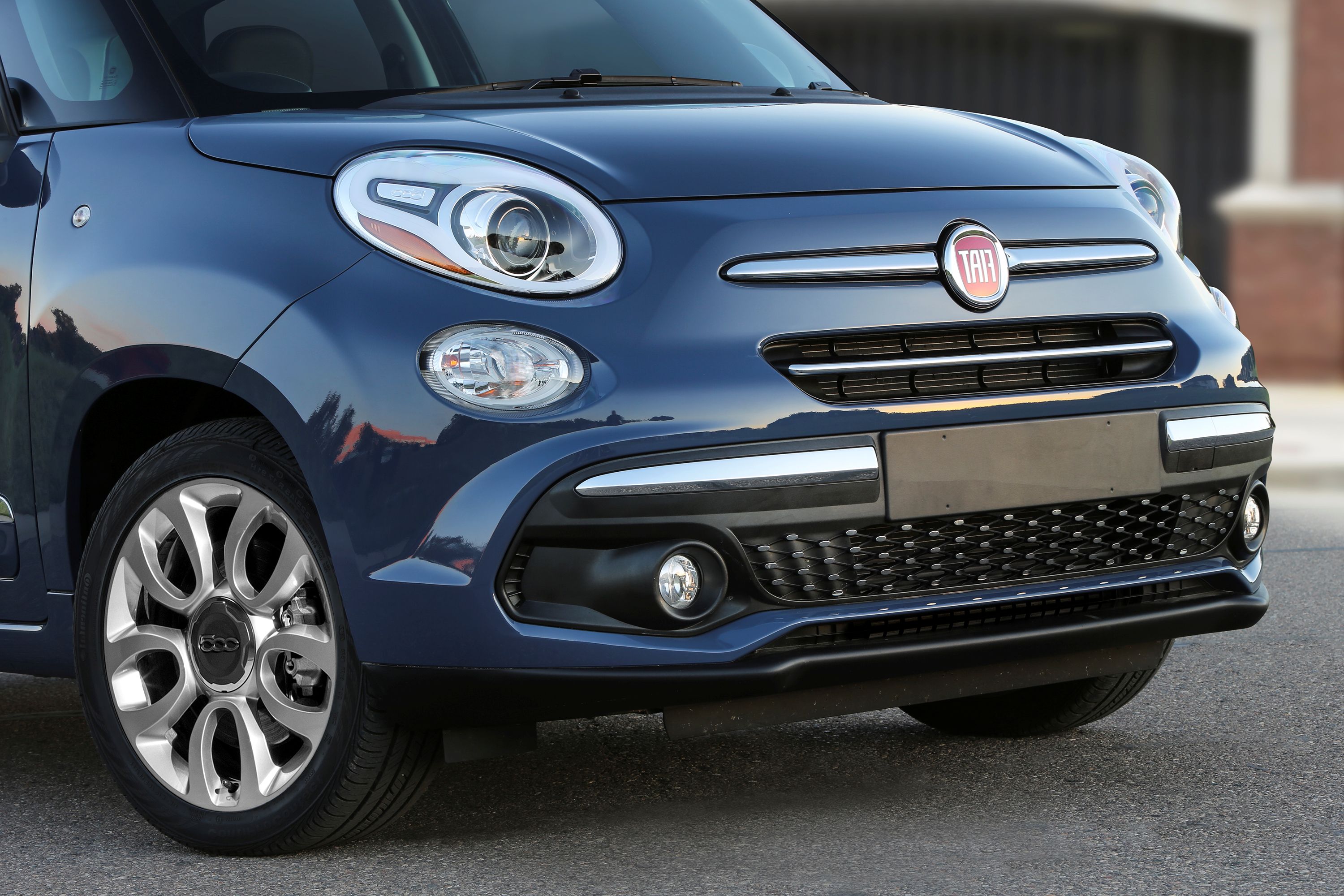 2020 Fiat 500L - Review | CarBuzz