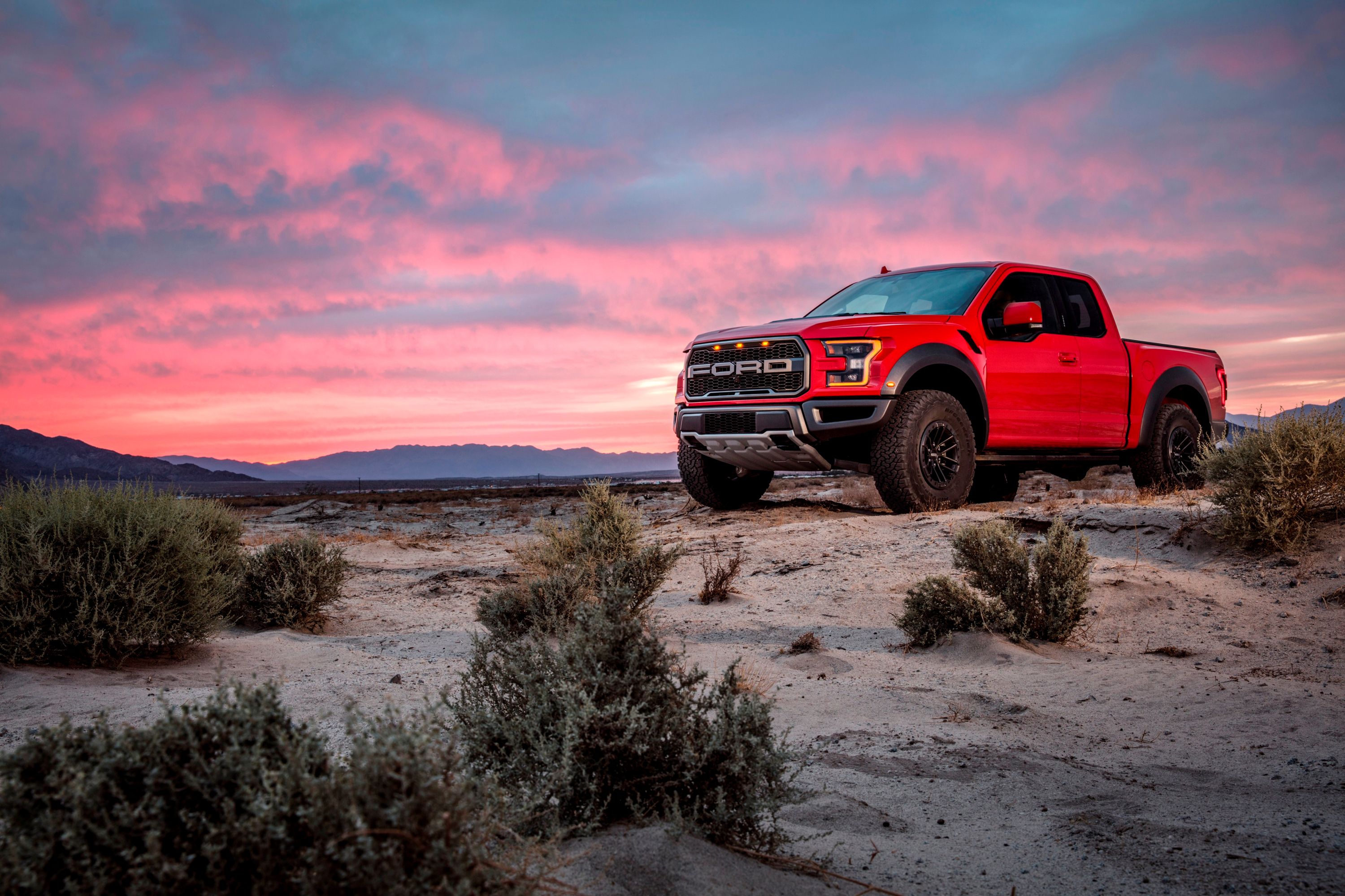 2018 Ford F-150 Raptor Pricing, Photos & Specs