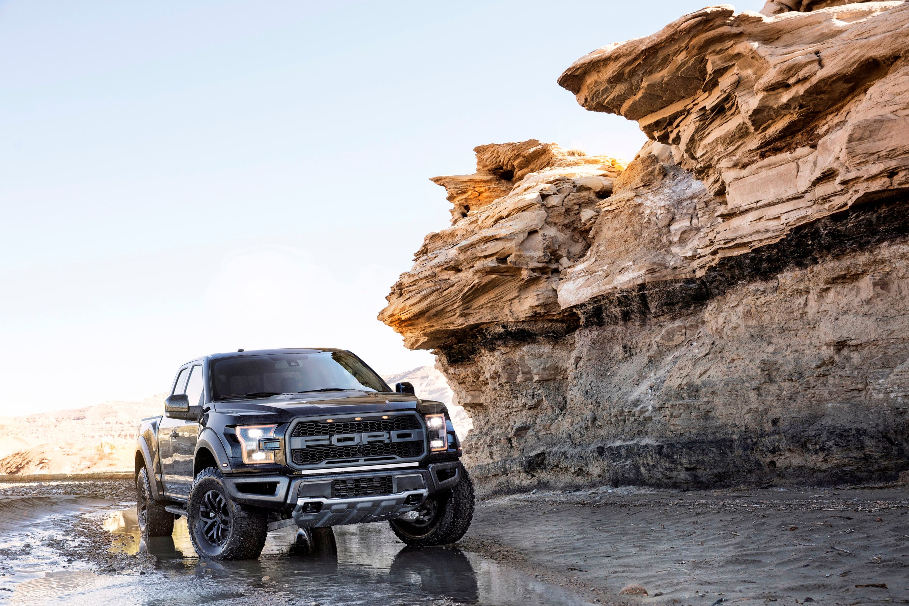 2018 Ford F-150 Raptor Pricing, Photos & Specs
