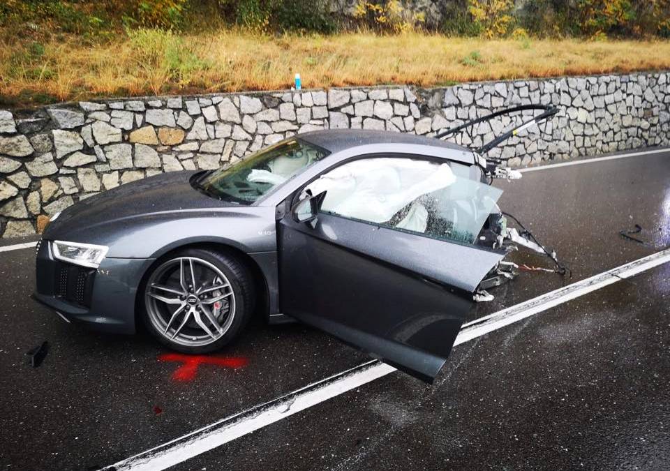 Crashed R8 Highway Audi R8 Splits In Half In Massive Crash