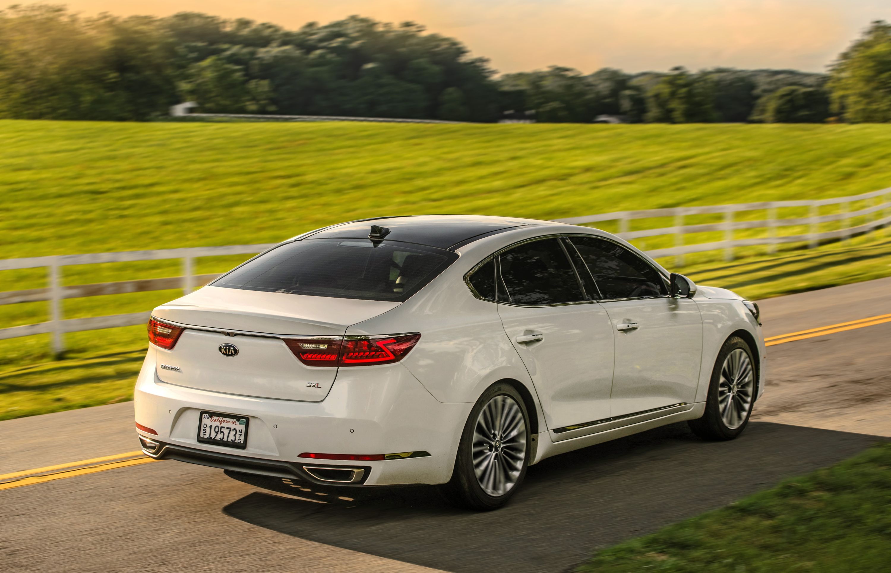 2018 Kia Cadenza Pricing, Photos & Specs