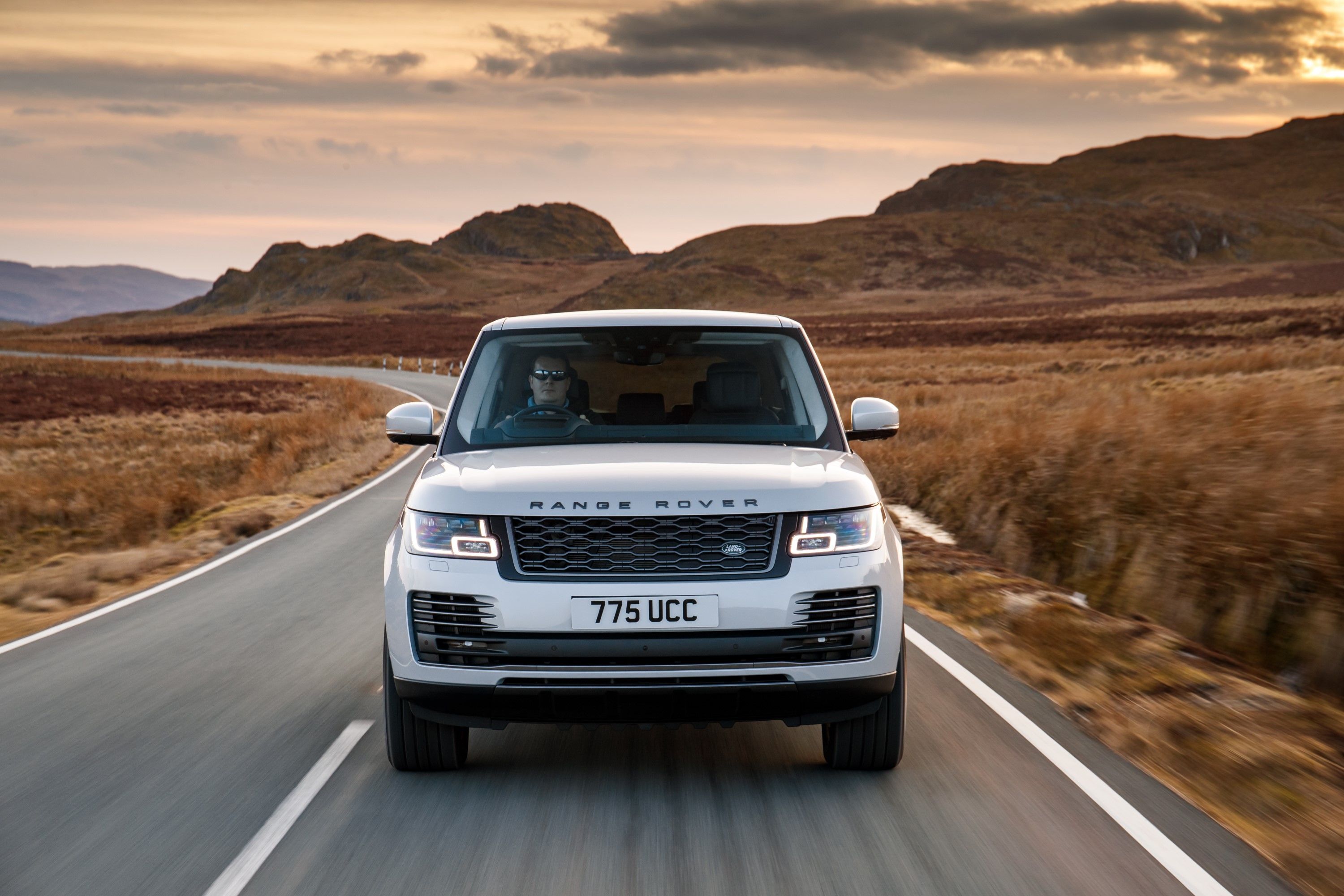 2020 Land Rover Range Rover Hybrid Exterior Photos