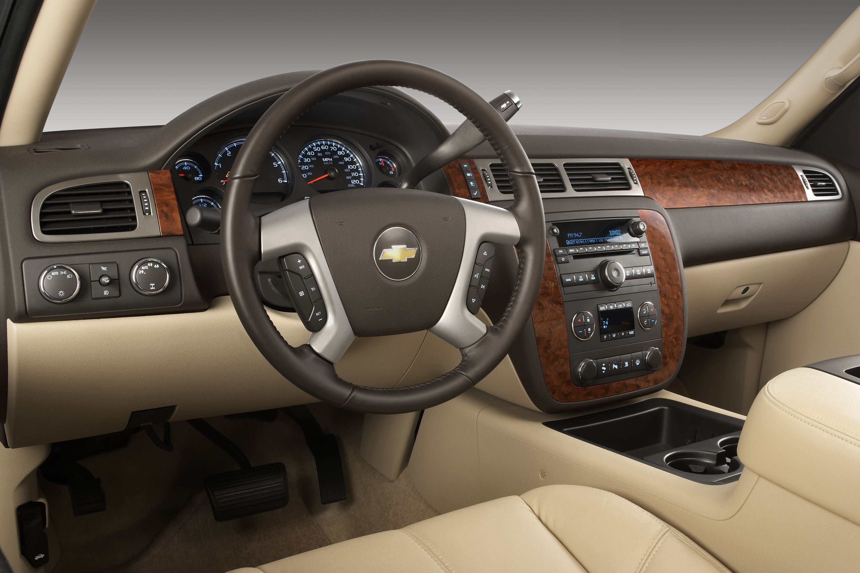 2009 Chevrolet Silverado 1500 - Photos Interior | CarBuzz