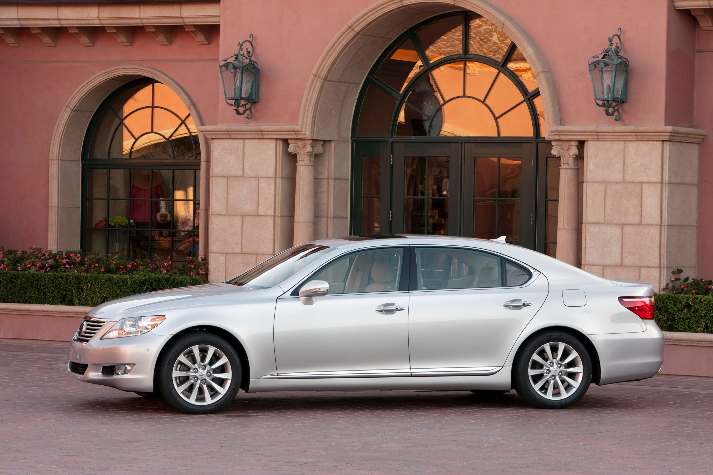 Lexus LS Generations: All Model Years | CarBuzz