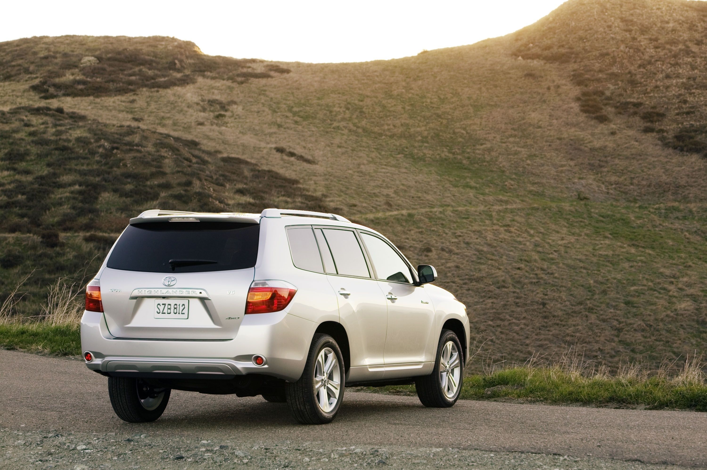 2008 Toyota Highlander - Review | CarBuzz