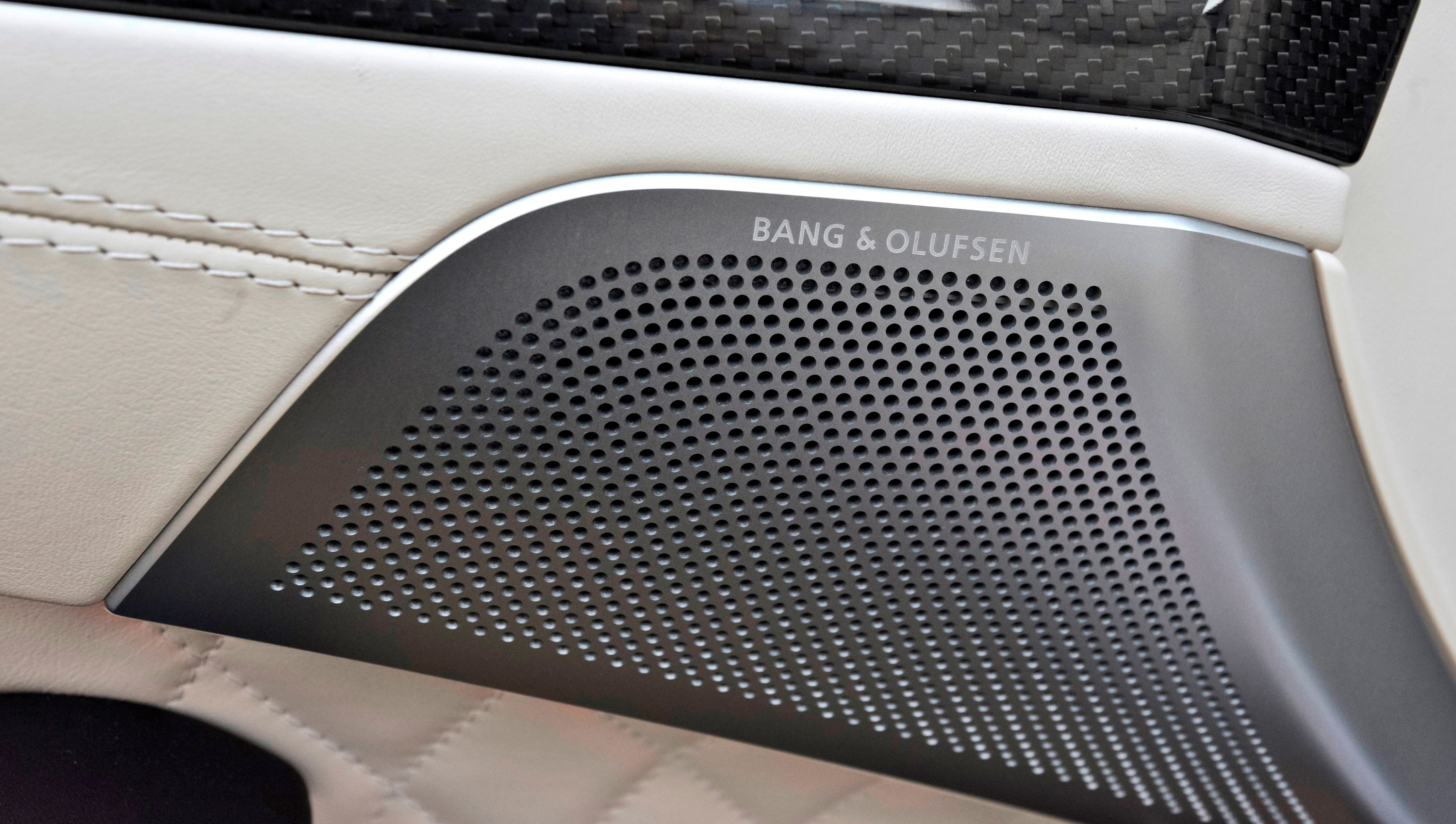 非売品 BANG&OLUFSEN Mercedes-Benz限定モデル 2013 Mercedes-AMG SL65 - Photos Interior | CarBuzz